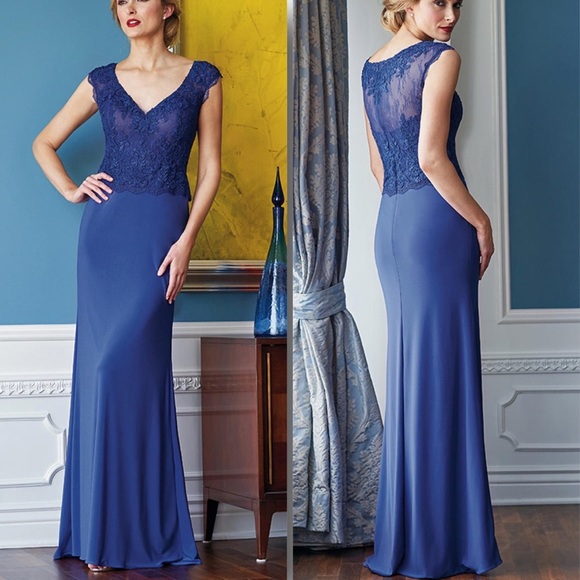 Elegant Blue Lace Wedding Dress - Picture 1 of 5
